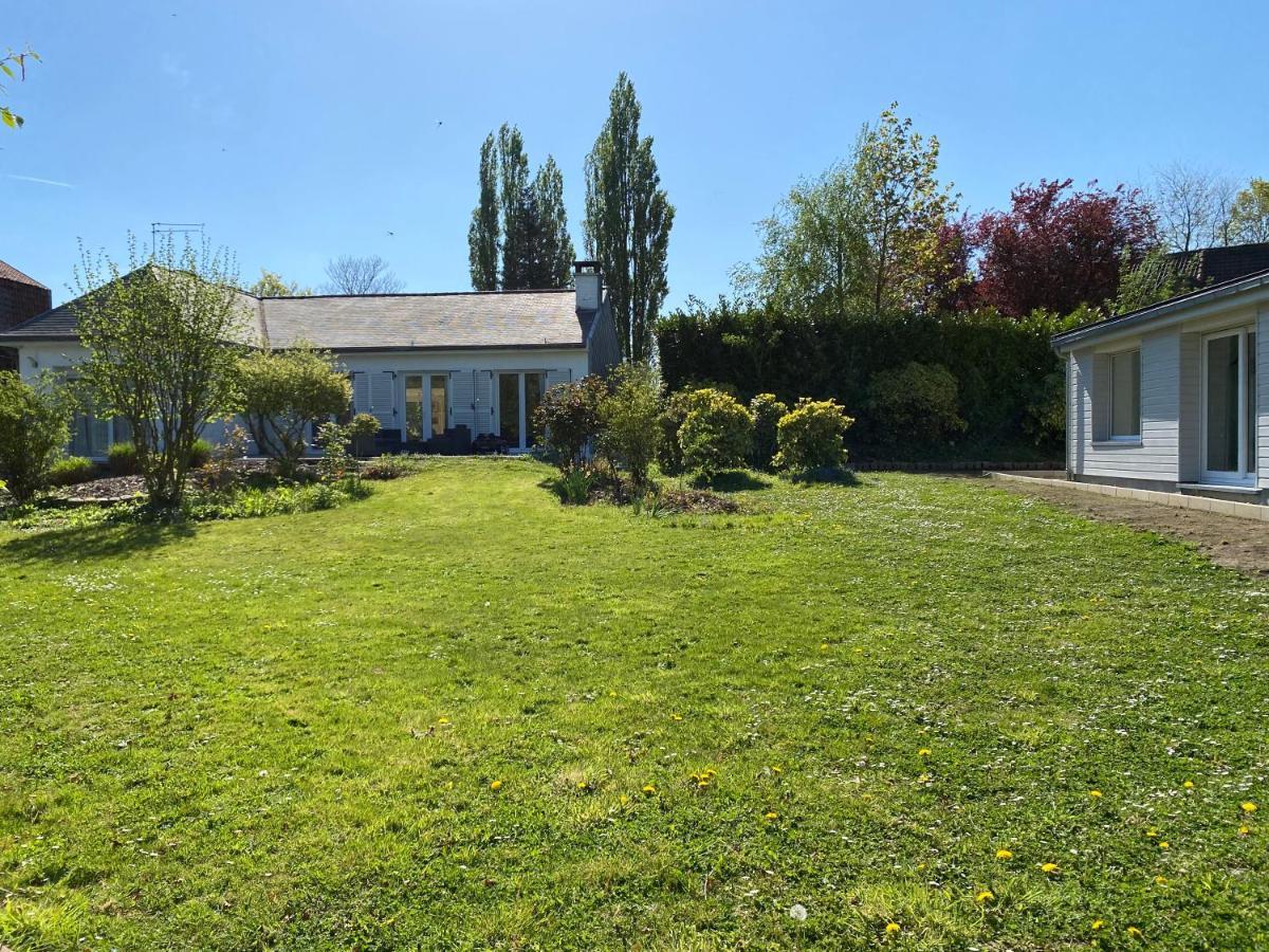 Villa Entouree De Verdure Avec Parking Prive Halluin Exteriör bild