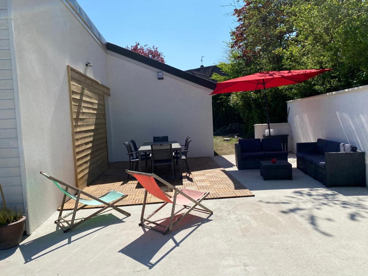 Villa Entouree De Verdure Avec Parking Prive Halluin Exteriör bild