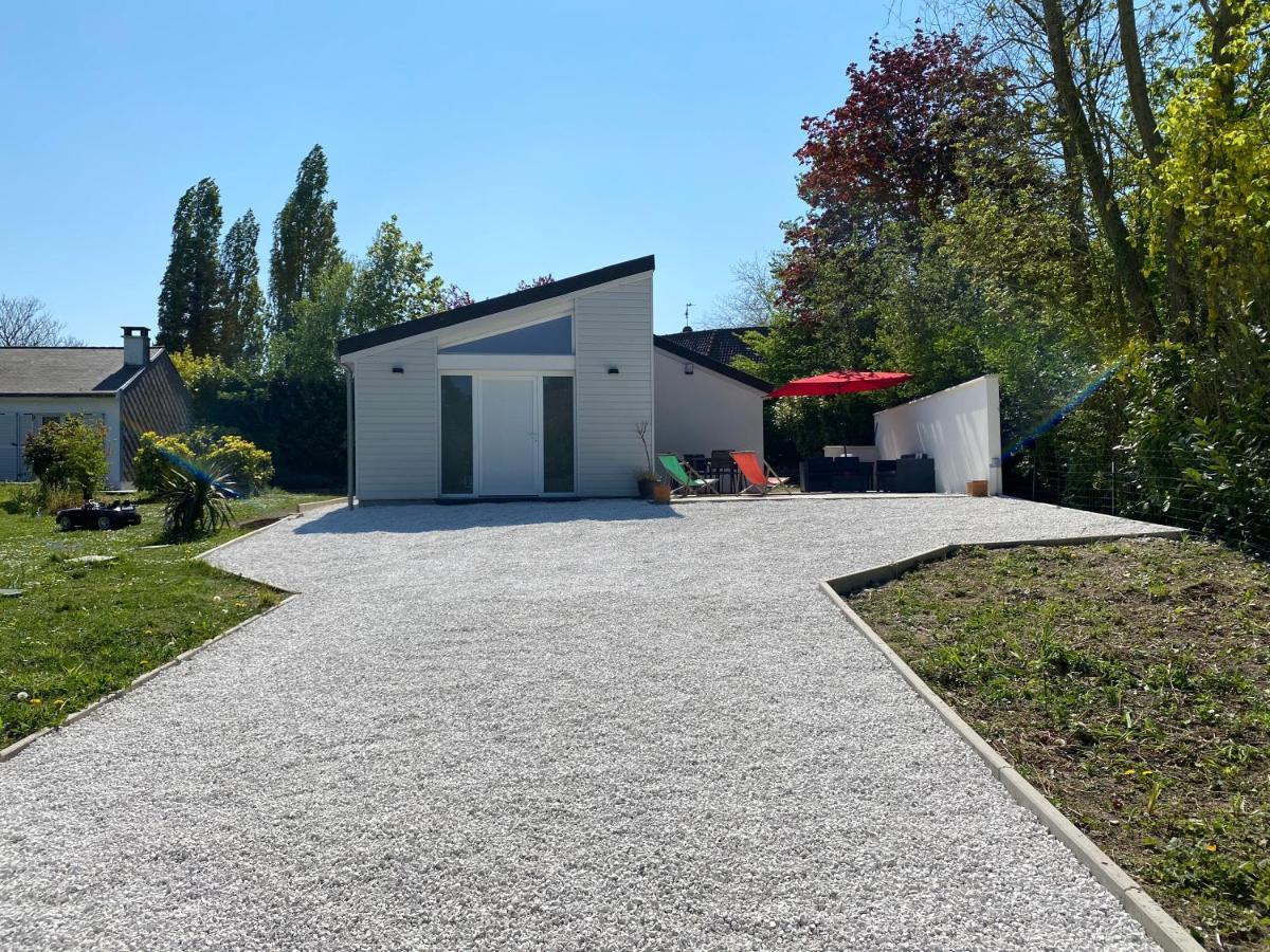 Villa Entouree De Verdure Avec Parking Prive Halluin Exteriör bild